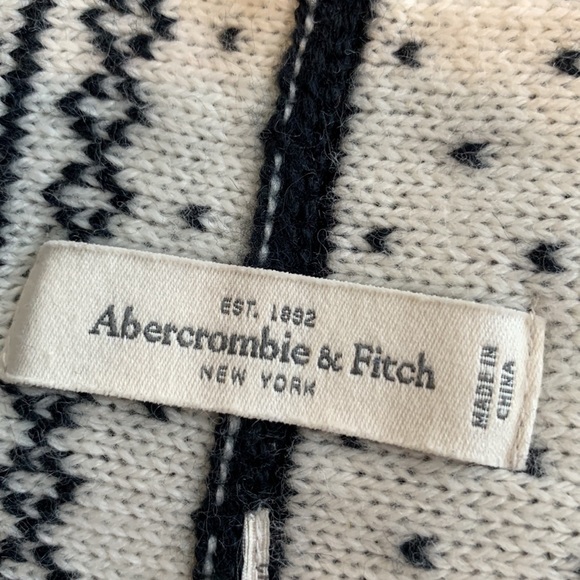 Abercrombie & Fitch Knit Scarf - Picture 5 of 6